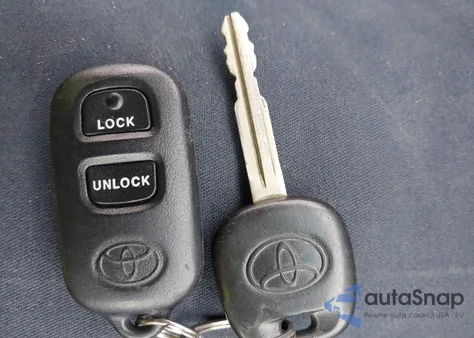 2008 Toyota Corolla S z USA, uszkodzony, nr VIN 1NXBR32E38Z953150